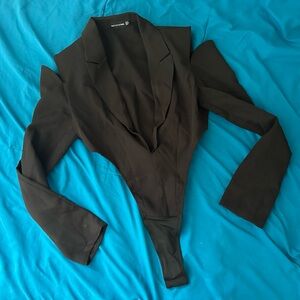 Black PLT slit shoulder blazer bodysuit